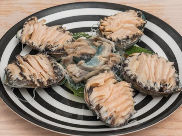 풍미 자랑하는 바다의 산삼 `진도 전복`