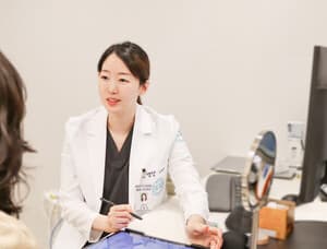 눈가 멍 얕보다 낭패… "코 풀면 골절 키운다"